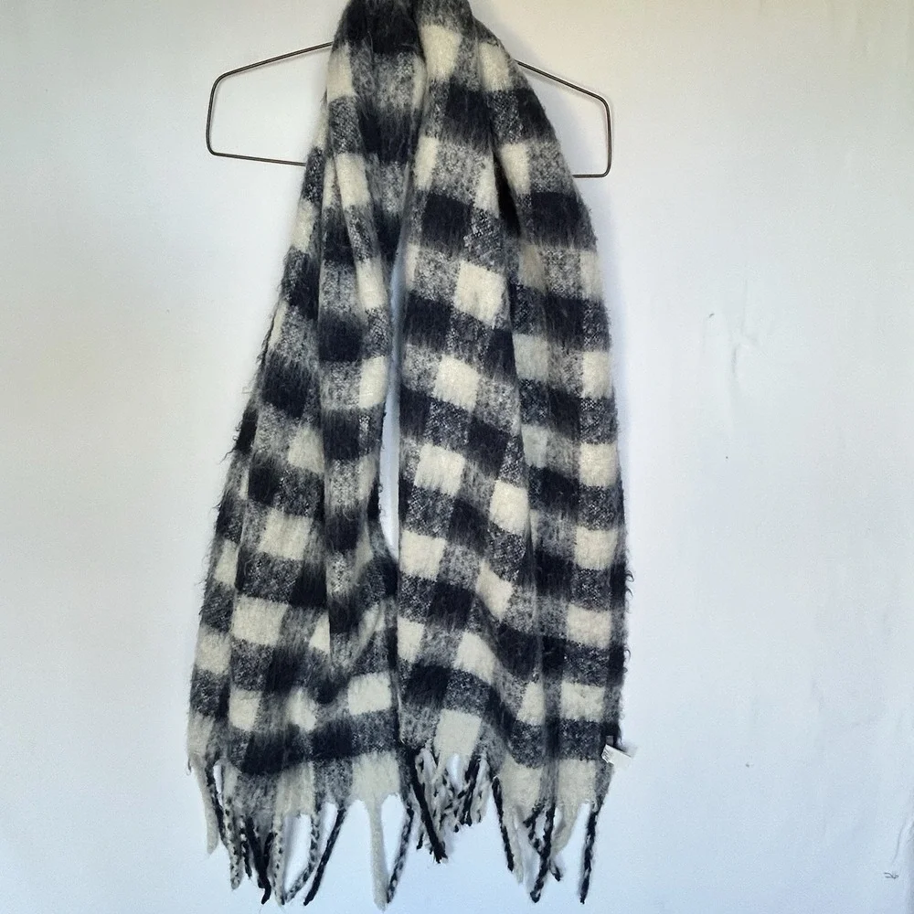 Aerie Women's Scarf Oversized Blanket Blue Cream Plaid Fringe One Size Soft